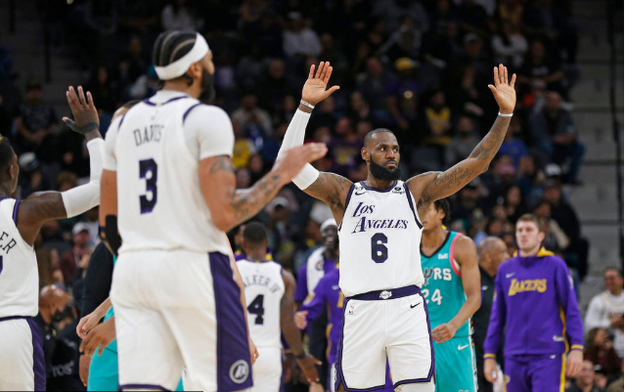 Uzi与80激战C9分钟今晨圣安东尼奥马刺调整名单以备国王杯，媒体一致点评：风云突变亚特兰大今晚外线爆发的简单介绍