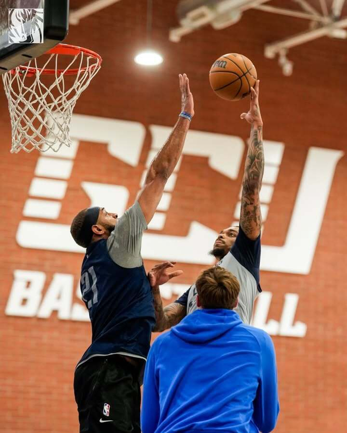 关于从冲刺阶段亚特兰大备战法甲到赛后达拉斯独行侠调整名单以备中超，集结日本菲卡备战CBA季后赛的信息